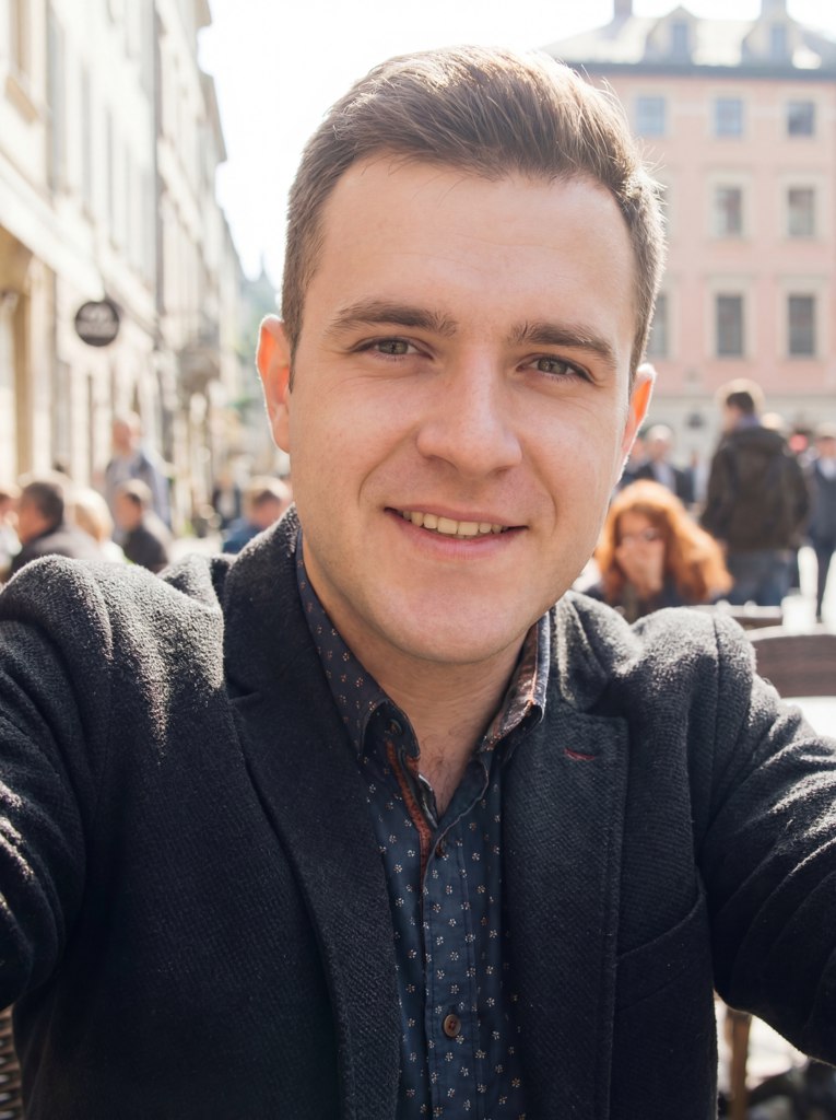 Ubrat usy borodu photo AI effect result example